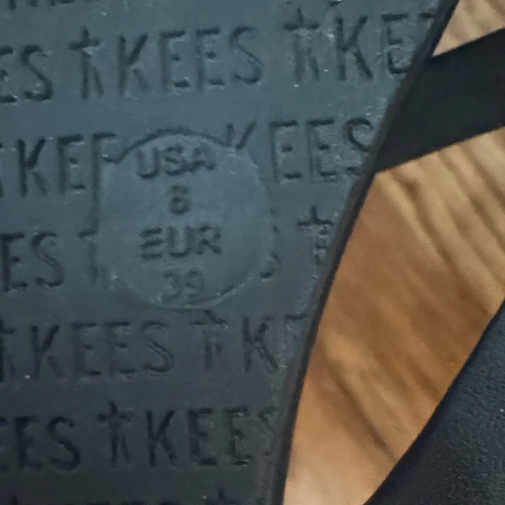 TKEES Elegant Black Sandals - Picture 6 of 7